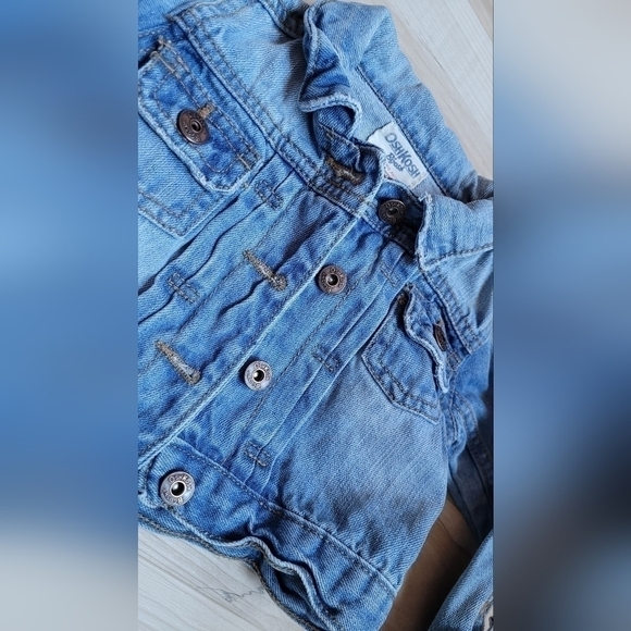 Oshkosh b'gosh 18m Jean jacket distressed - Picture 2 of 5